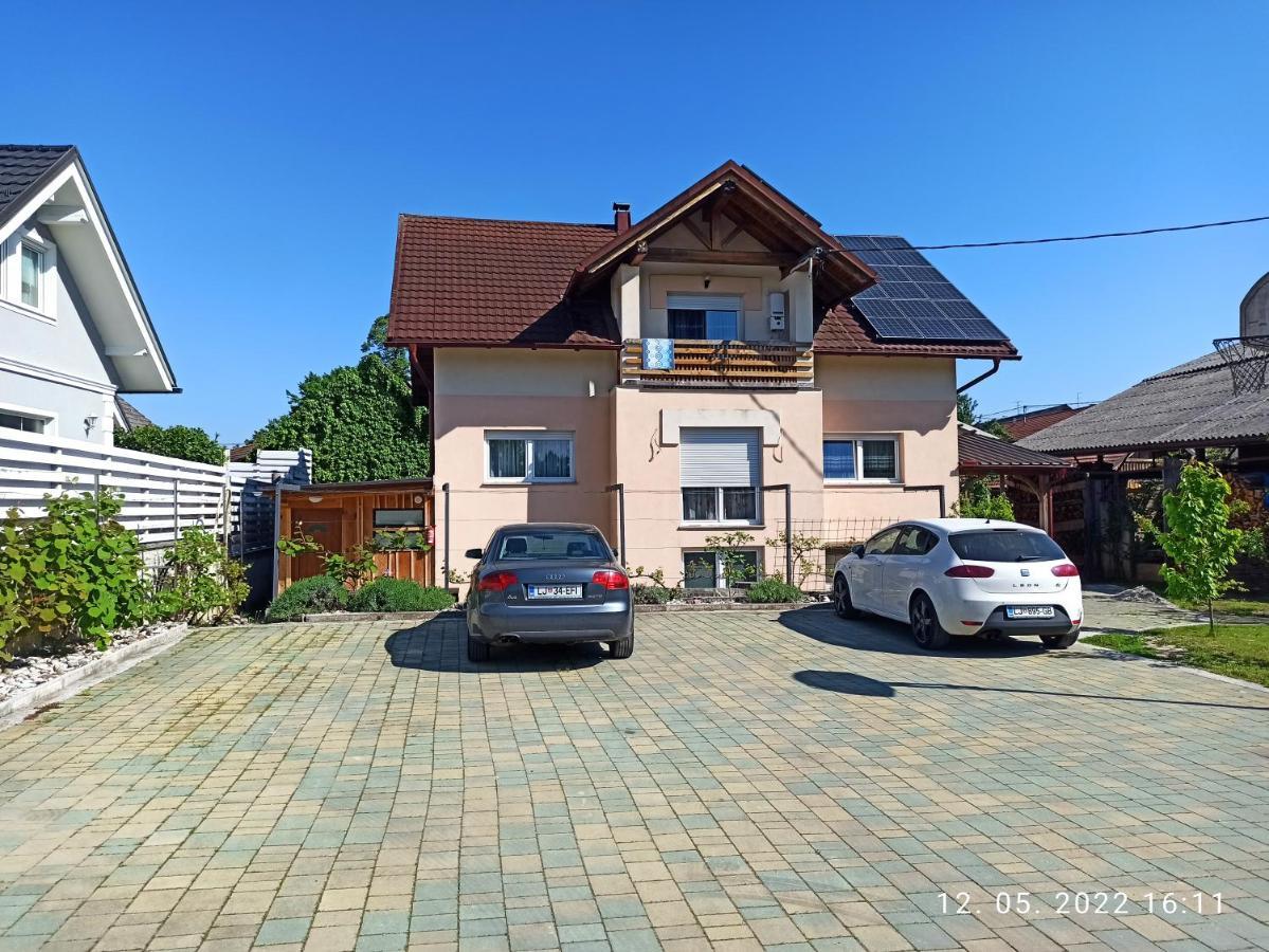 Апартаменты Vagon - Studio - Near Btc, Любляна Экстерьер фото